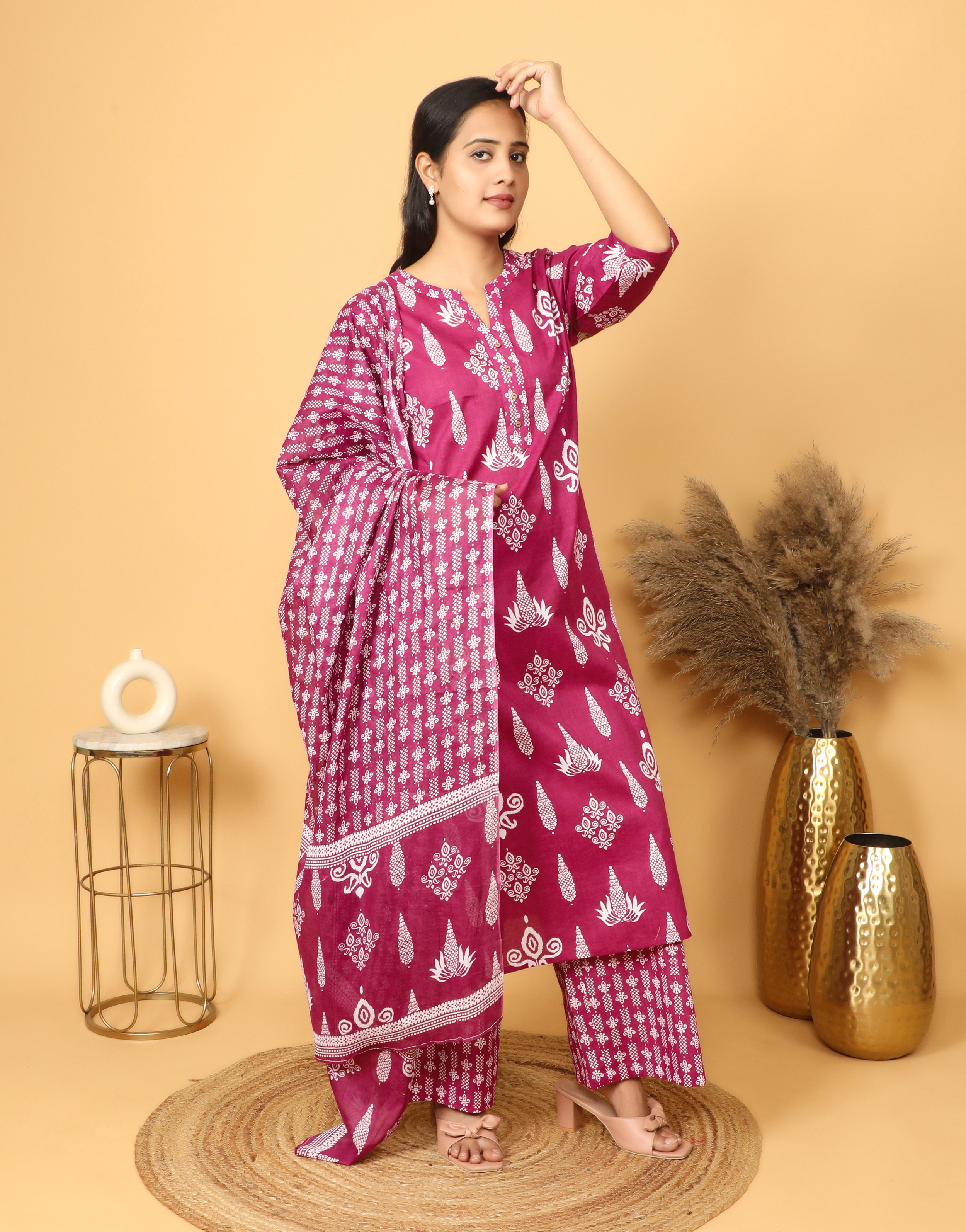 Womens Stylish Pink Printed kurta set
